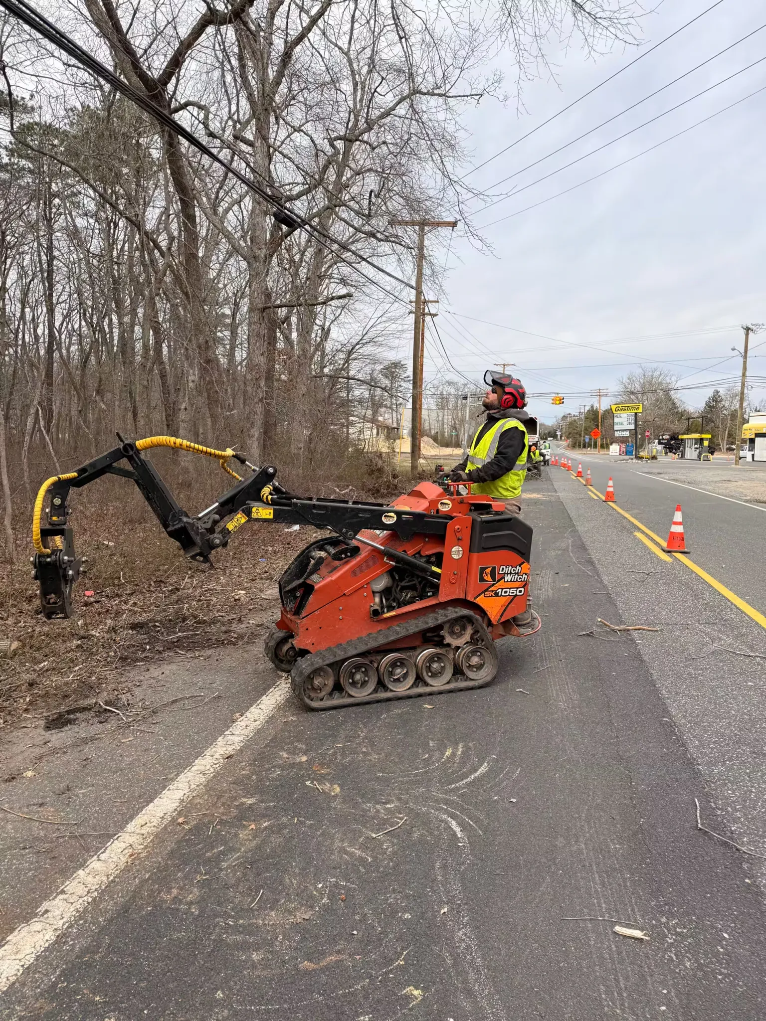 Wayne's Tree Service roadside tree and brush clearing operations in New Jersey